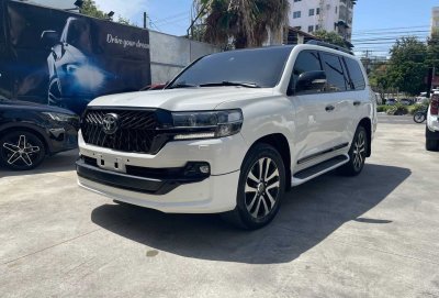 Toyota Land Cruiser Executive Lounge